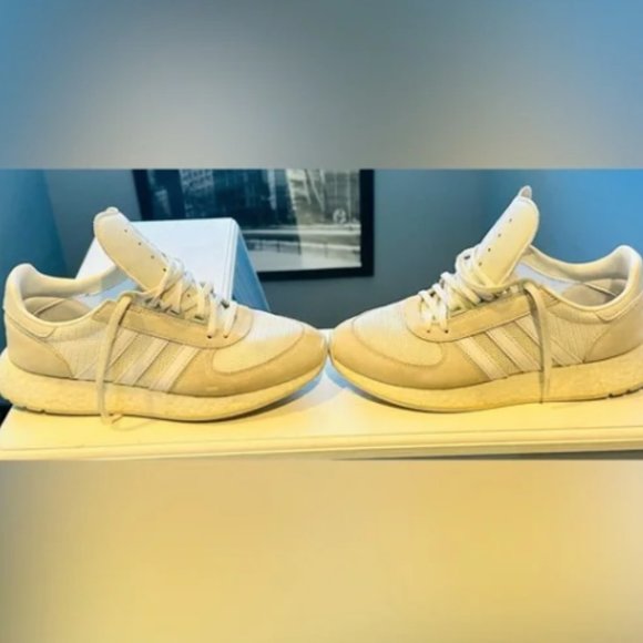 Off-White Adidas Boost - Like new - size 9.5 - Picture 1 of 4